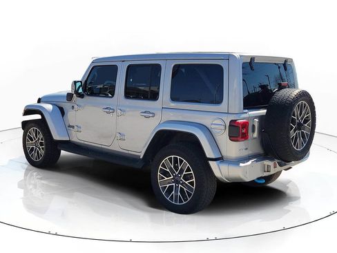 Used 2024 Jeep Wrangler High Altitude AWD/4WD image 3