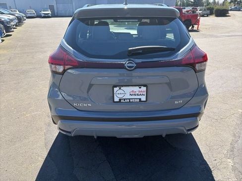 Used 2024 Nissan Kicks SR w/ SR Premium Package FWD image 4