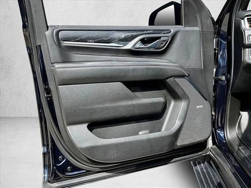 Used 2021 GMC Yukon Denali w/ Denali Premium Package image 16