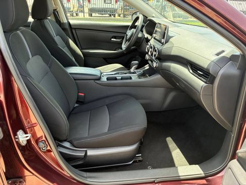 Used 2025 Nissan Sentra SV FWD image 29