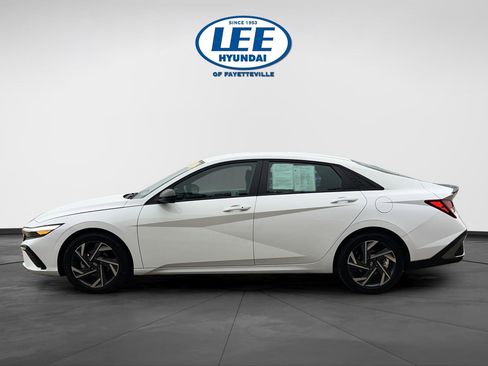 Certified 2025 Hyundai Elantra Sport image 3