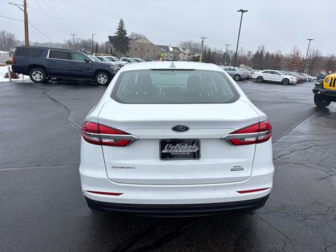 Used 2020 Ford Fusion SE image 4