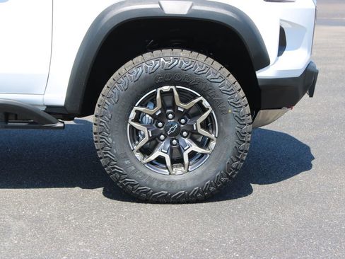 New 2026 Chevrolet Colorado ZR2 AWD/4WD image 12