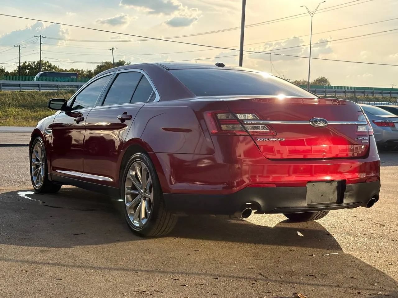 Used 2013 Ford Taurus Limited FWD image 5