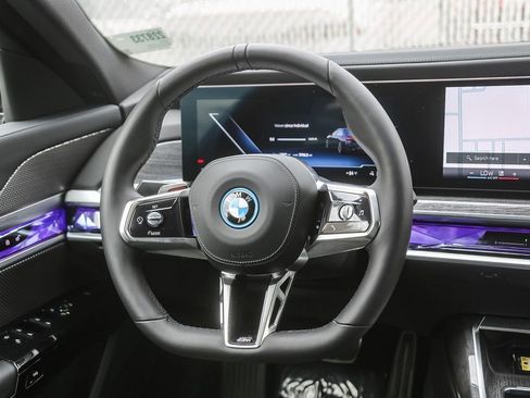 Used 2026 BMW i7 xDrive60 w/ Premium Package AWD/4WD image 12