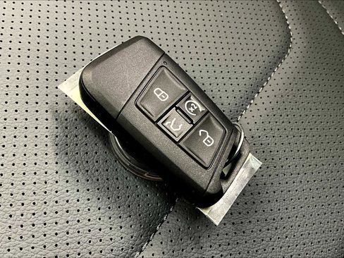 New 2025 Volkswagen Jetta SEL image 31