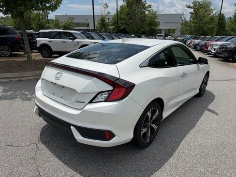 Used 2017 Honda Civic Touring image 5
