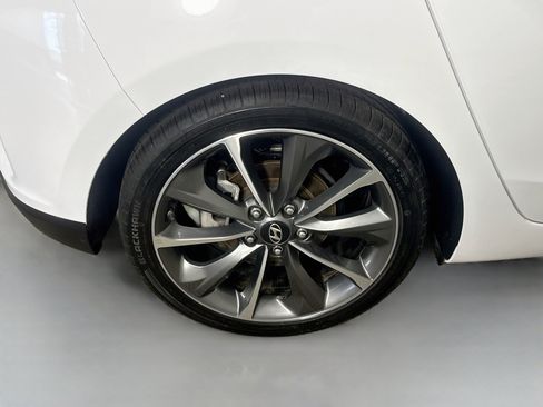 Used 2020 Hyundai Veloster 2.0 Premium FWD image 32