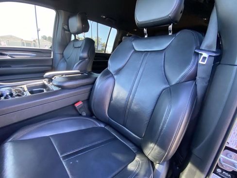 Used 2022 Jeep Wagoneer Series I image 16