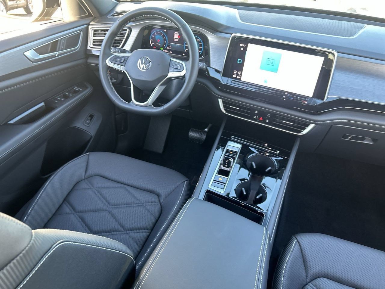 New 2026 Volkswagen Atlas Cross Sport SE FWD image 10