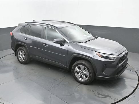 Used 2022 Toyota RAV4 XLE w/ Convenience Package FWD image 30