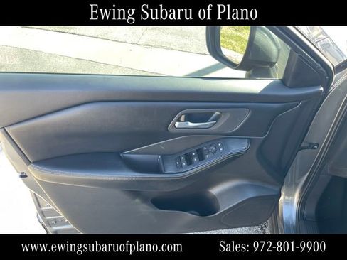 Used 2024 Nissan Rogue SV image 11