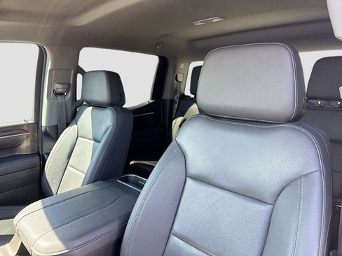 Used 2025 GMC Sierra 1500 SLT image 13