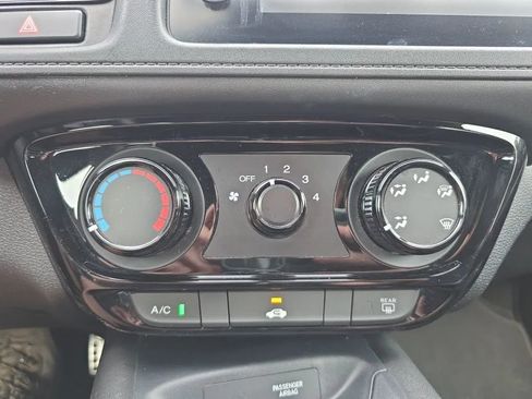 Used 2022 Honda HR-V Sport image 32