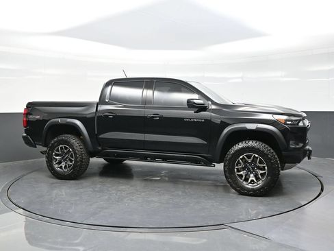 Used 2026 Chevrolet Colorado ZR2 w/ Technology Package AWD/4WD image 8