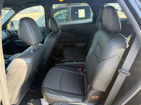 Used 2025 Nissan Pathfinder Rock Creek AWD/4WD image 28
