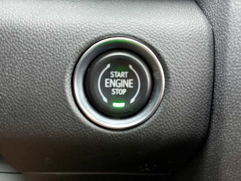 Certified 2025 GMC Acadia Elevation w/ Elevation Premium Package image 17