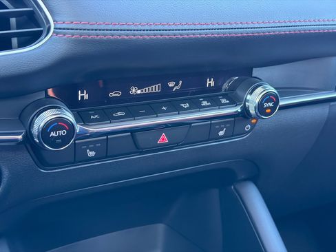 New 2026 MAZDA MAZDA3 Carbon image 27