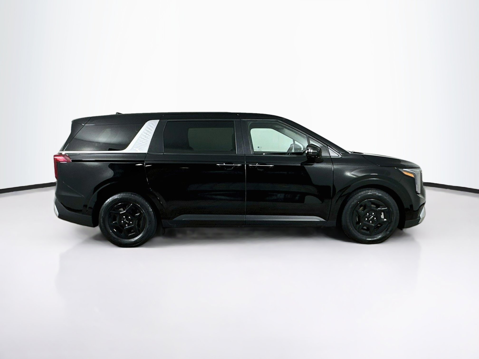 Used 2026 Kia Carnival FWD image 10