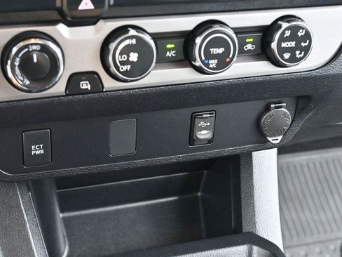 Used 2019 Toyota Tacoma SR w/ SR Convenience Package AWD/4WD image 25