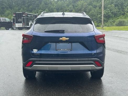 Used 2024 Chevrolet Trax LT w/ Driver Confidence Package FWD image 6