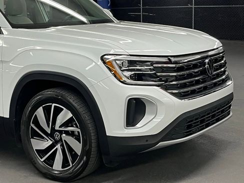 Used 2024 Volkswagen Atlas SE w/ Panoramic Sunroof Package AWD/4WD image 44