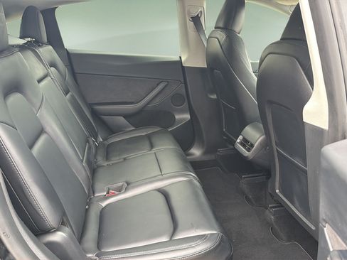 Used 2023 Tesla Model Y Long Range AWD/4WD image 17