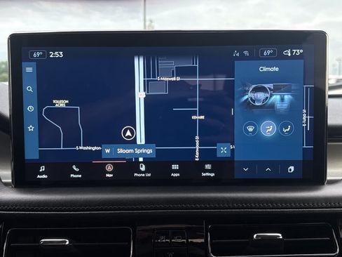 Used 2022 Lincoln Nautilus AWD w/ Premium Package image 8