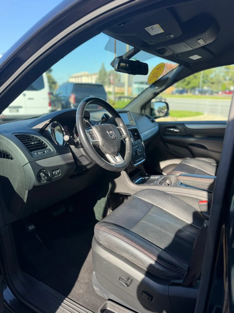 Used 2019 Dodge Grand Caravan GT FWD image 12
