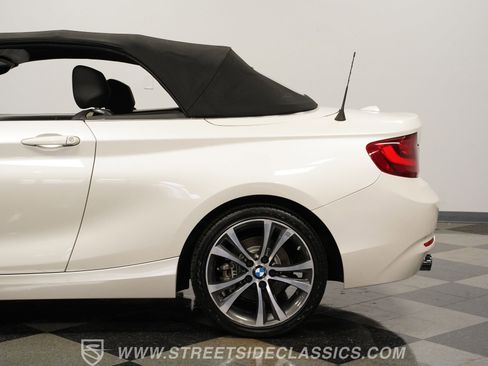 Used 2017 BMW 230i Convertible image 24