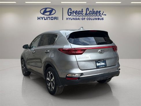 Used 2021 Kia Sportage LX image 3