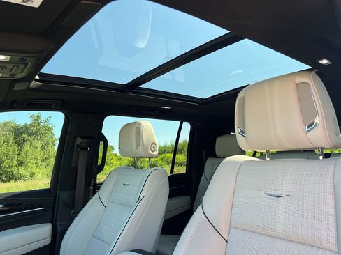 Used 2023 Cadillac Escalade ESV Sport w/ Touring Package AWD/4WD image 19