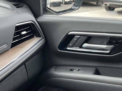 Used 2025 Chevrolet Suburban High Country w/ Sun And Tow Package image 34