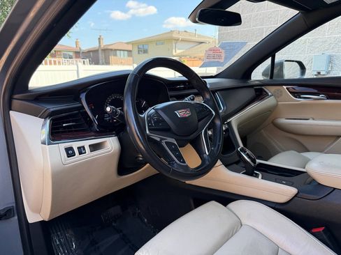 Used 2017 Cadillac XT5 Luxury w/ Driver Awareness Package FWD image 11