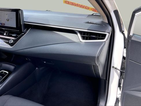 Used 2025 Toyota Corolla LE FWD image 19