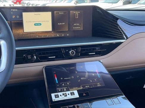 New 2026 INFINITI QX80 Luxe image 6