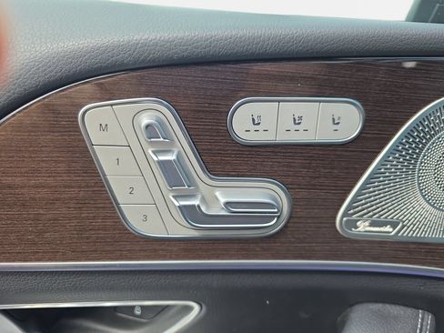 Certified 2025 Mercedes-Benz GLS 450 4MATIC image 28