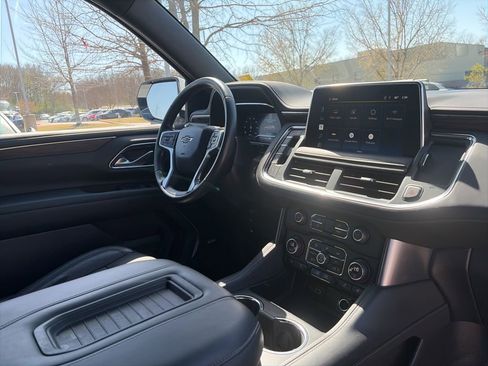 Used 2022 Chevrolet Suburban Z71 AWD/4WD image 31