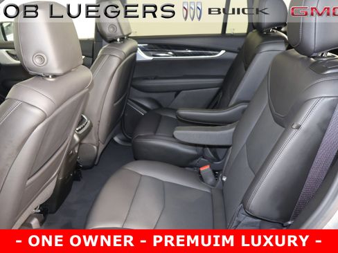 Used 2025 Cadillac XT6 Premium Luxury image 12