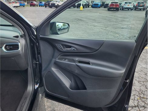Used 2021 Chevrolet Equinox LT FWD image 34