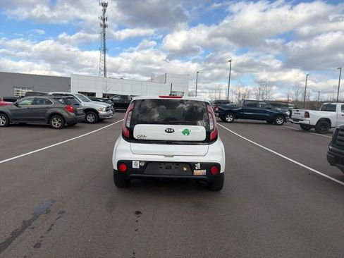 Used 2018 Kia Soul w/ Convenience Package image 4