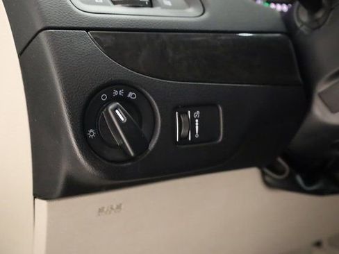 Used 2020 Dodge Grand Caravan SE image 14