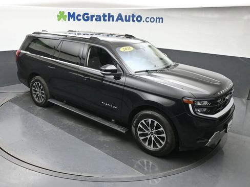 Used 2025 Ford Expedition Max Platinum AWD/4WD image 3
