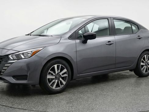 Used 2025 Nissan Versa SV FWD image 3