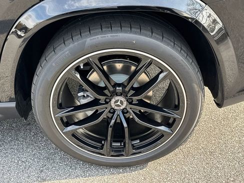 New 2026 Mercedes-Benz GLS 450 4MATIC image 21