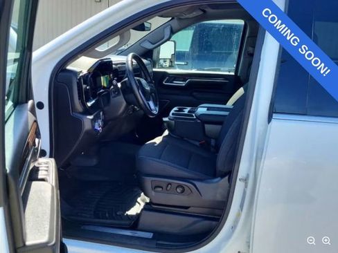 Used 2024 GMC Sierra 2500 SLE w/ SLE Value Package; AWD/4WD image 5