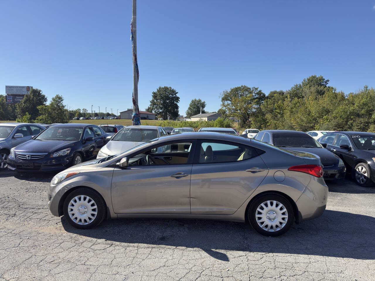 Used 2013 Hyundai Elantra GLS FWD image 3