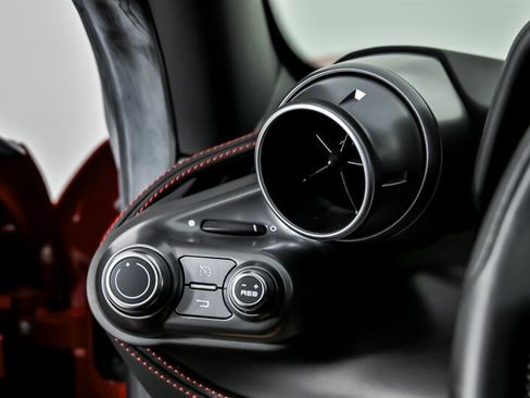 Used 2022 Ferrari F8 Tributo RWD image 30