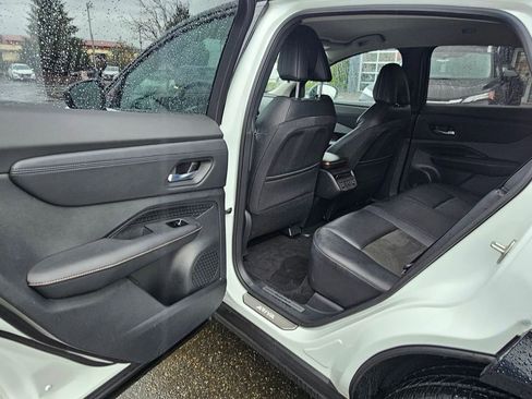 Certified 2024 Nissan Ariya AWD image 12