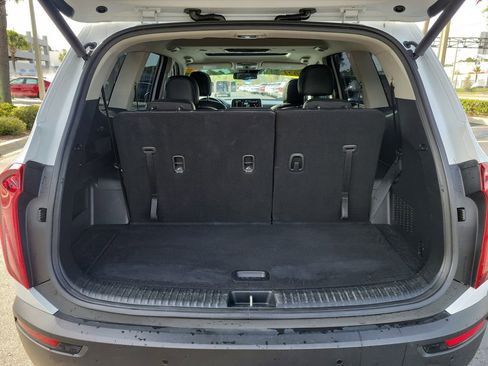 Used 2021 Kia Telluride EX w/ EX Premium Package FWD image 10